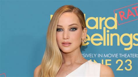 is jennifer lawerence naked in no hard feelings|Jennifer Lawrence shocks fans by getting completely naked in。